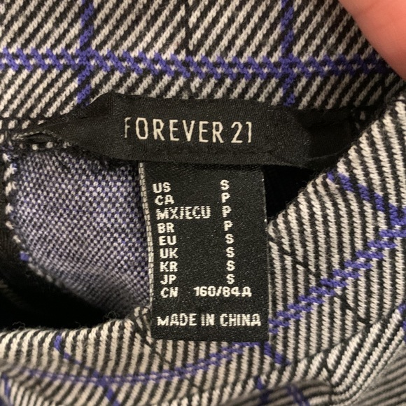 Plaid Mock Neck Crop Top - Picture 3 of 3